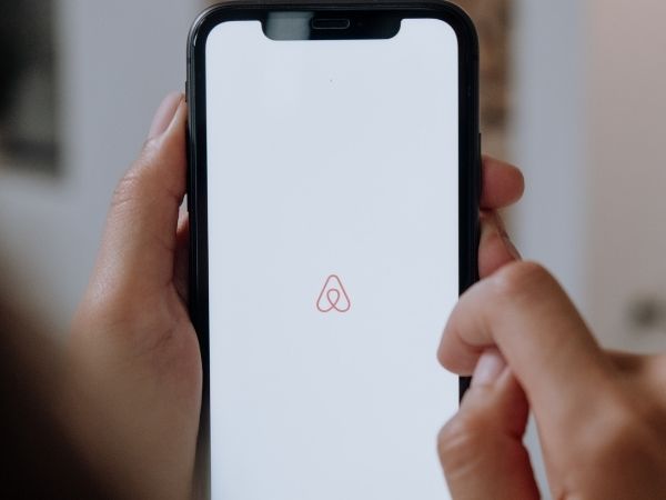 automatiser messages airbnb